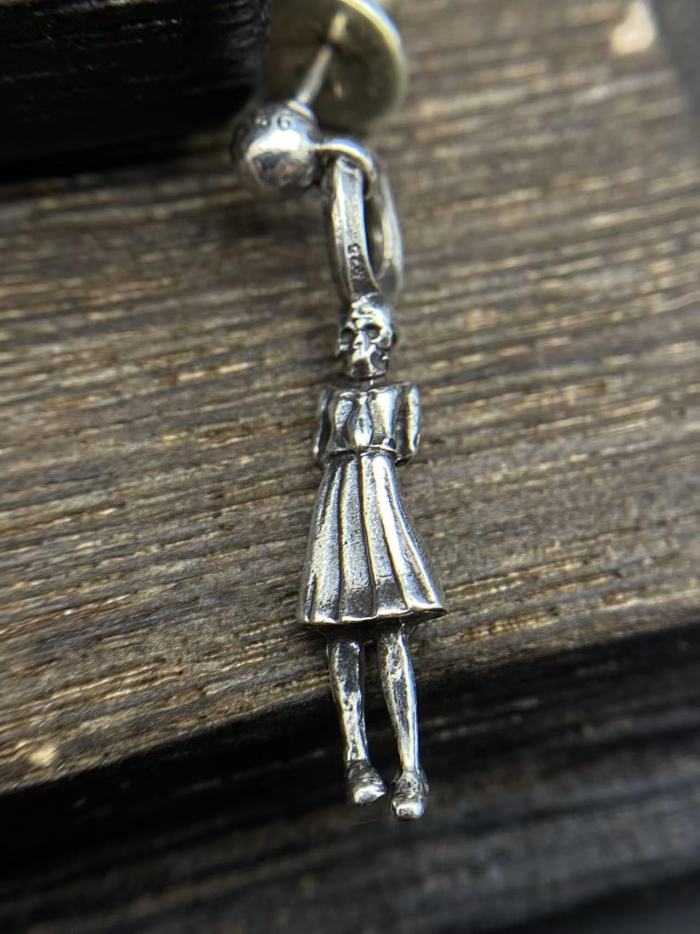 Five types of earrings