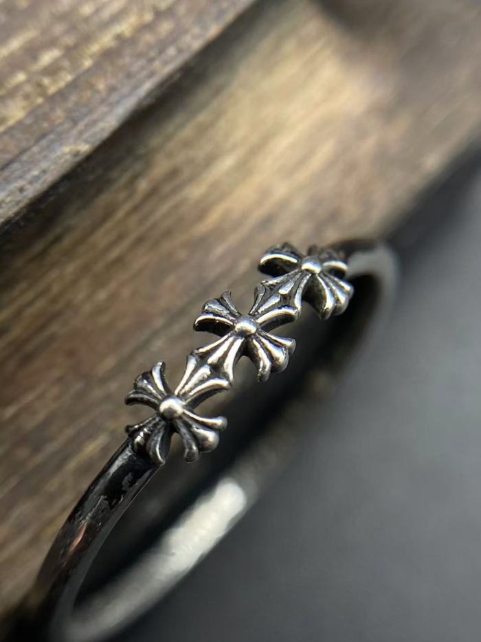 Cross shaped small ring