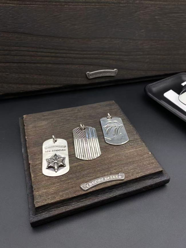 Military pendant